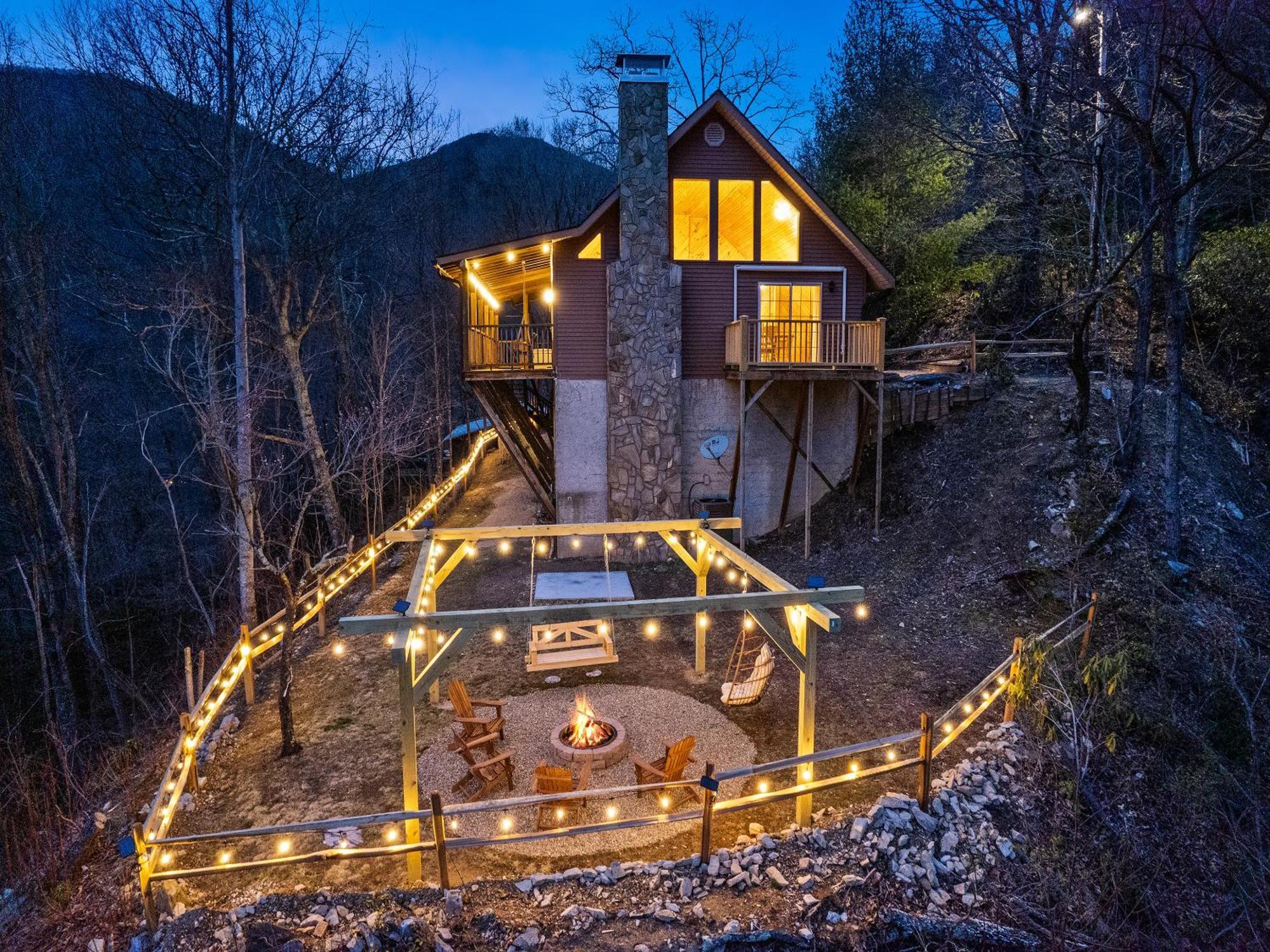 Maggie Valley Cabin With Beautiful Mountain Views, Hottub, Pet Friendly, Gameroom, Fireplace Eksteriør bilde