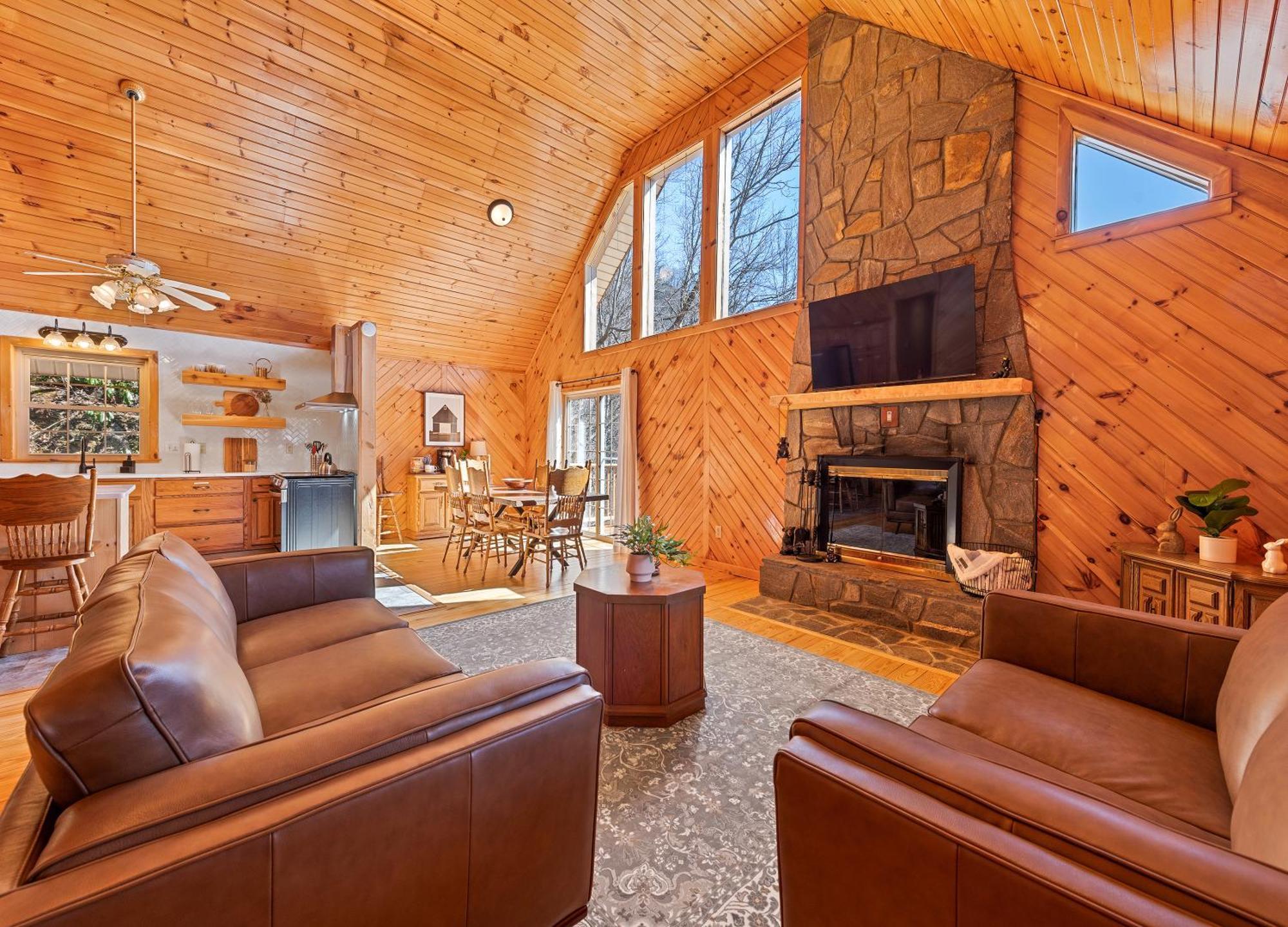 Maggie Valley Cabin With Beautiful Mountain Views, Hottub, Pet Friendly, Gameroom, Fireplace Eksteriør bilde
