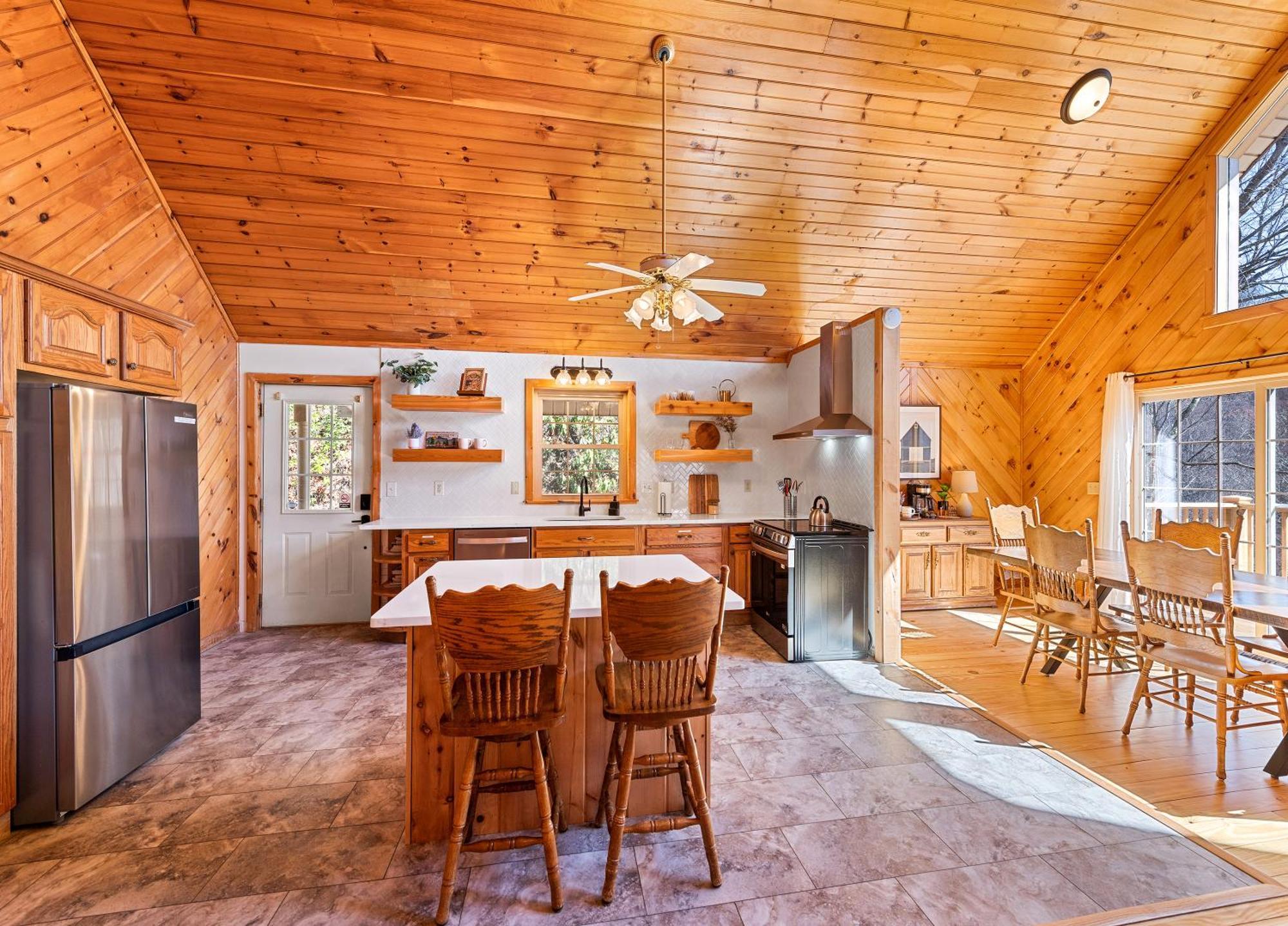 Maggie Valley Cabin With Beautiful Mountain Views, Hottub, Pet Friendly, Gameroom, Fireplace Eksteriør bilde