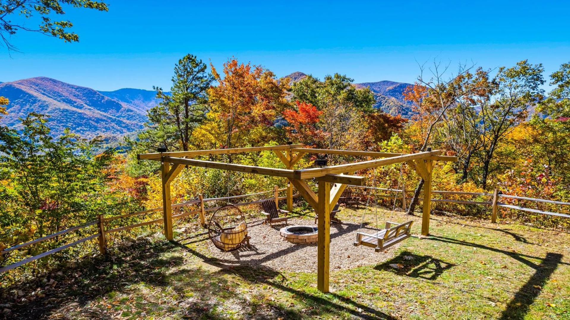 Maggie Valley Cabin With Beautiful Mountain Views, Hottub, Pet Friendly, Gameroom, Fireplace Eksteriør bilde